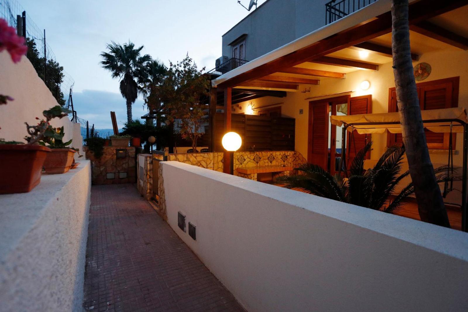 Ferienhaus Rosa Di Makari
